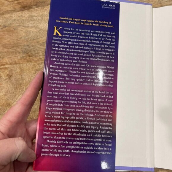 5/$20 NEW Complications: A Novel by Danielle Steel-Book - Picture 2 of 4